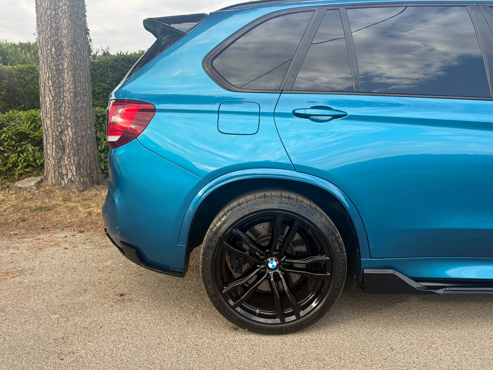 2015 BMW X5 M thumbnail 11