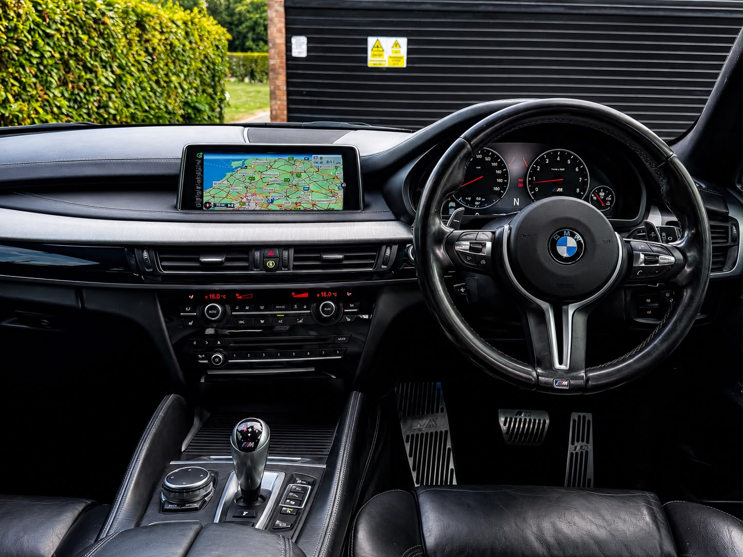 2015 BMW X5 M thumbnail 14